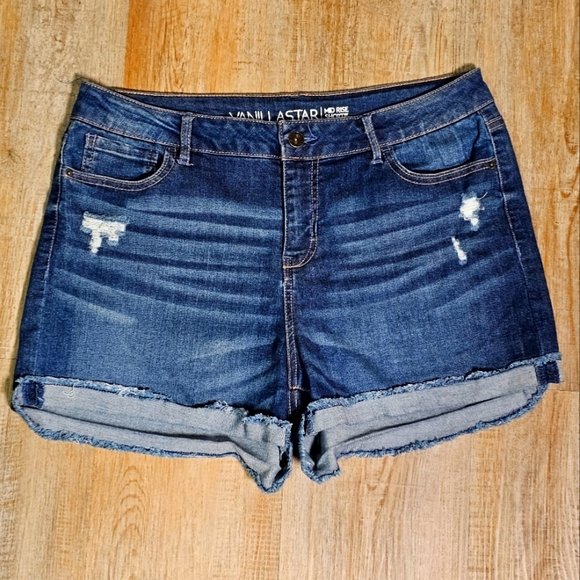 Vanilla Star Denim Shorts Distressed Cuffed Size 13 Whiskered - Picture 1 of 9